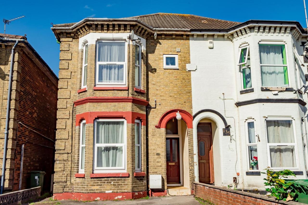 Shirley House 1, Guest House, Self Catering, Self Check In With Smart Locks, Use Of Fully Equipped Kitchen, Walking Distance To Southampton Central, Excellent Transport Links, Ideal For Longer Stays Eksteriør billede