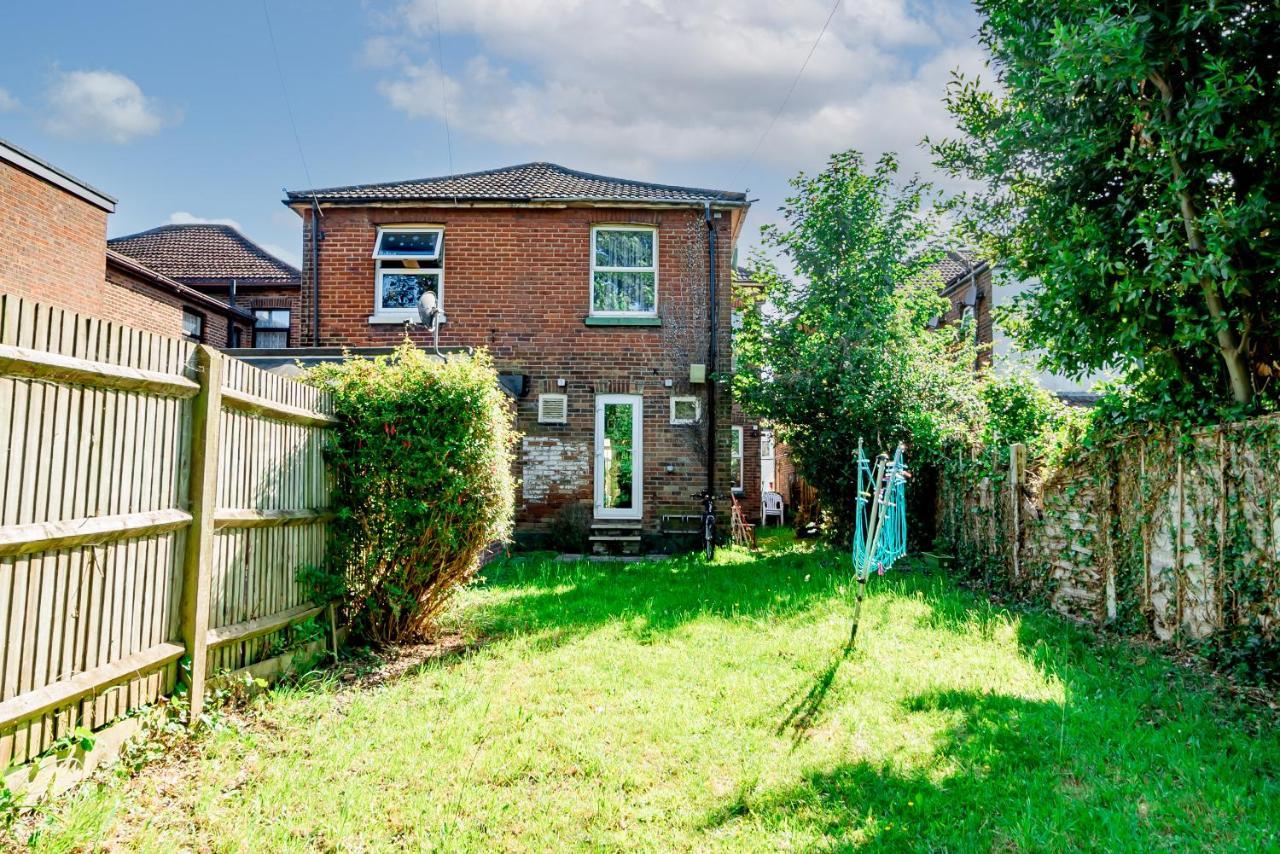 Shirley House 1, Guest House, Self Catering, Self Check In With Smart Locks, Use Of Fully Equipped Kitchen, Walking Distance To Southampton Central, Excellent Transport Links, Ideal For Longer Stays Eksteriør billede