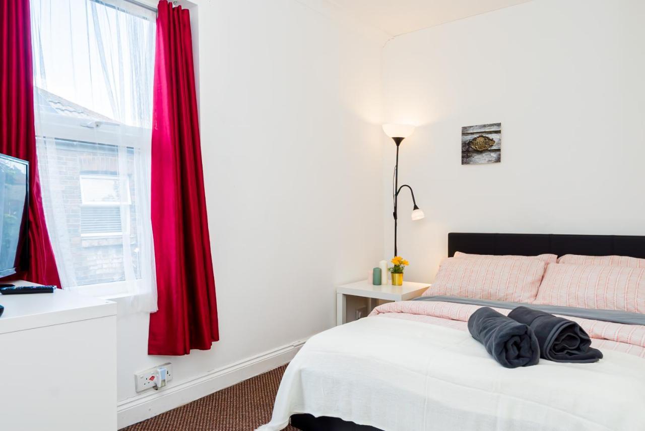 Shirley House 1, Guest House, Self Catering, Self Check In With Smart Locks, Use Of Fully Equipped Kitchen, Walking Distance To Southampton Central, Excellent Transport Links, Ideal For Longer Stays Eksteriør billede