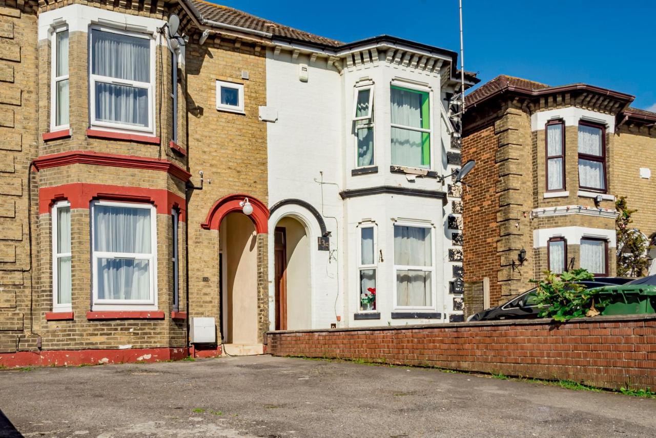 Shirley House 1, Guest House, Self Catering, Self Check In With Smart Locks, Use Of Fully Equipped Kitchen, Walking Distance To Southampton Central, Excellent Transport Links, Ideal For Longer Stays Eksteriør billede