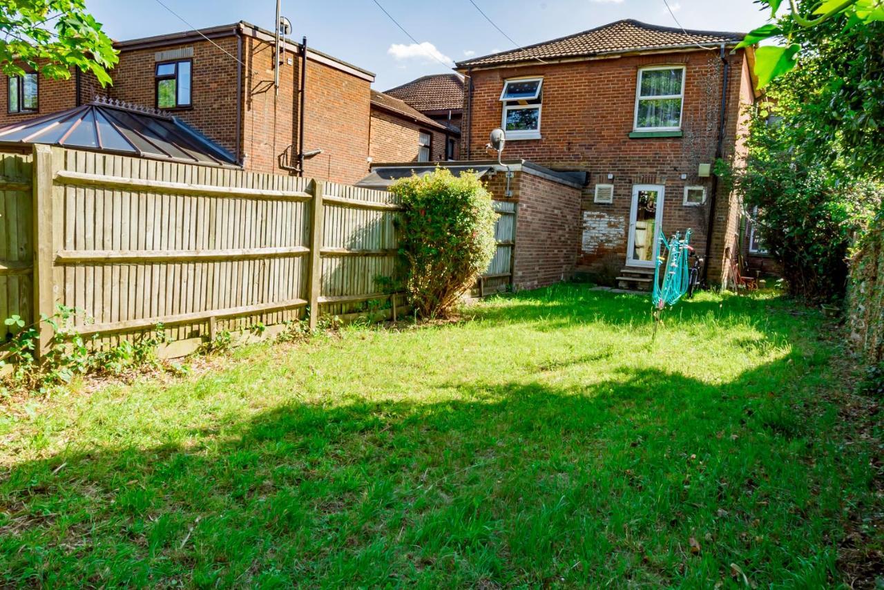 Shirley House 1, Guest House, Self Catering, Self Check In With Smart Locks, Use Of Fully Equipped Kitchen, Walking Distance To Southampton Central, Excellent Transport Links, Ideal For Longer Stays Eksteriør billede