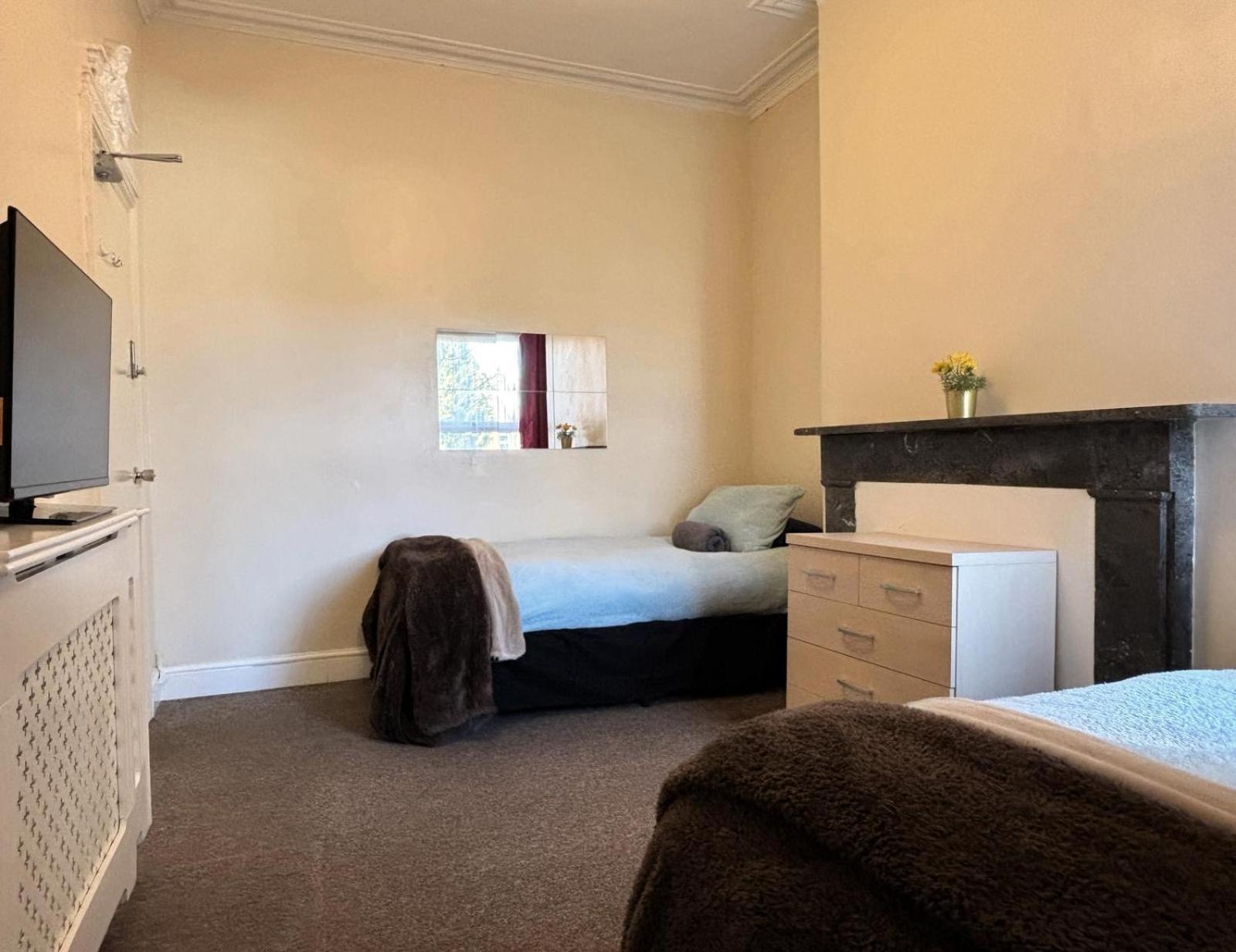 Shirley House 1, Guest House, Self Catering, Self Check In With Smart Locks, Use Of Fully Equipped Kitchen, Walking Distance To Southampton Central, Excellent Transport Links, Ideal For Longer Stays Eksteriør billede